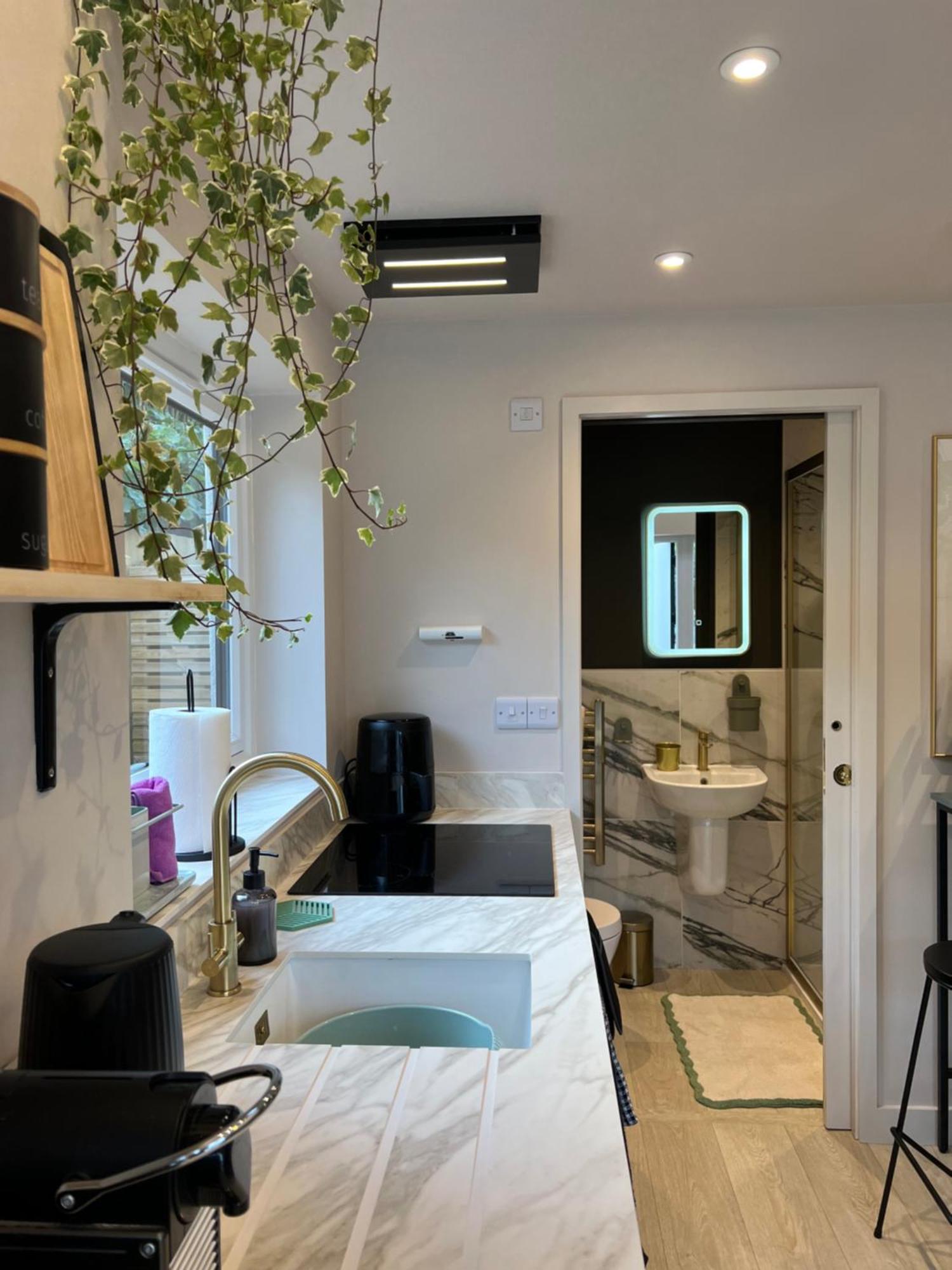 Unique House, Close To Cookery School, Private Entrance & Parking Holiday home
