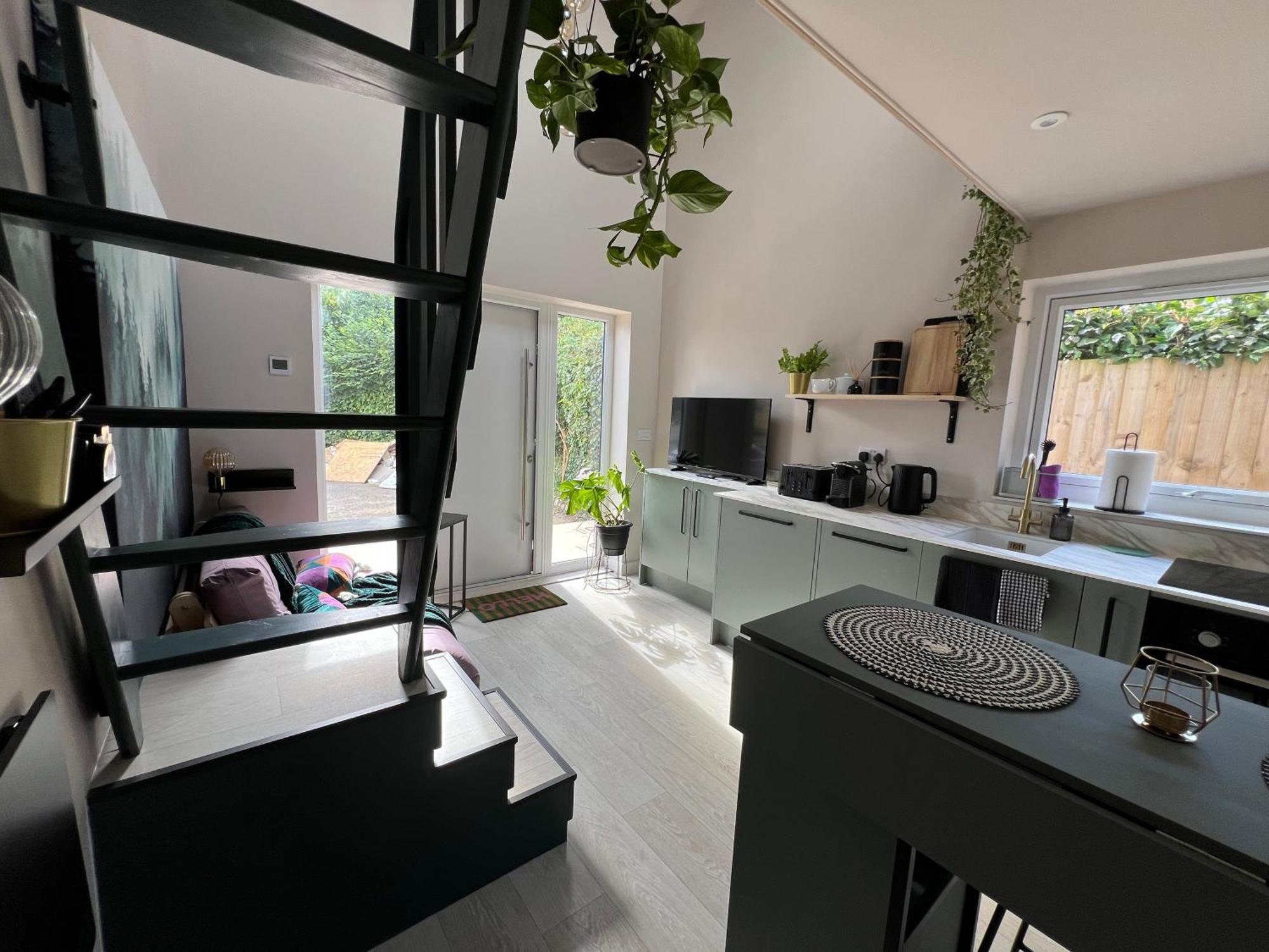 Unique House, Close To Cookery School, Private Entrance & Parking Holiday home *